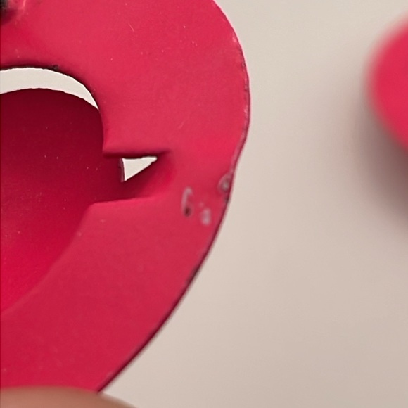 1980โs Pink Circular Painted Metal Stud Earrings (F121) - Picture 5 of 7